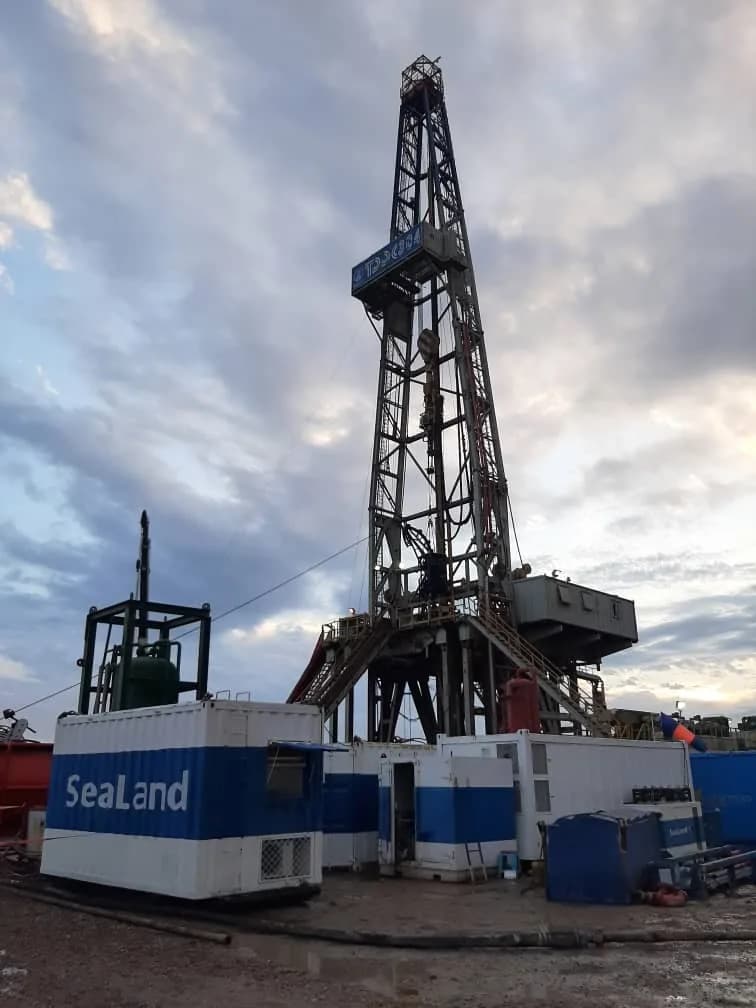 A SeaLand-branded drilling rig on location